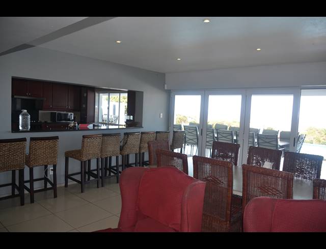 5 BEDROOM HOUSE FOR SALE IN JEFFREYS BAY CENTRAL